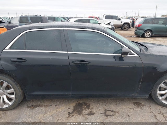 Chrysler 300 Limited 2015 2C3CCAAG4FH853922 Image 13