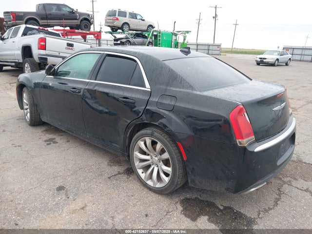 Chrysler 300 Limited 2015 2C3CCAAG4FH853922 Image 3