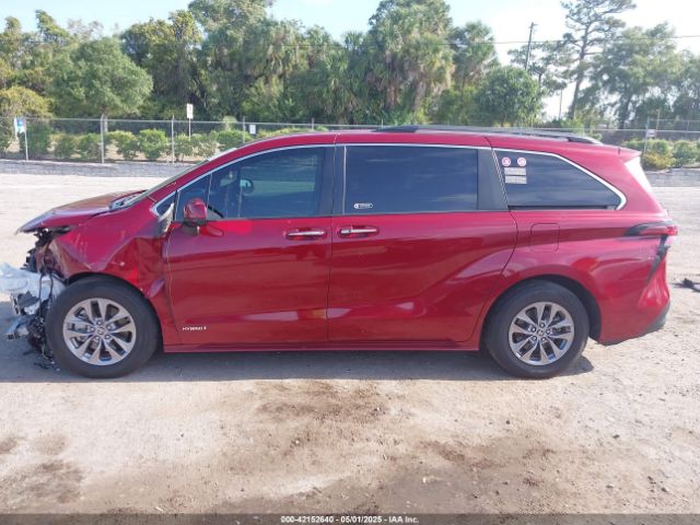 5TDYRKEC2MS028134 Toyota SIENNA XLE