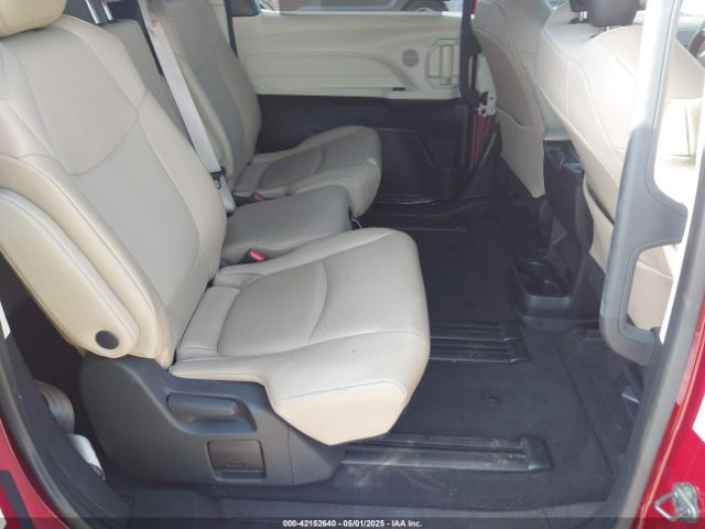 5TDYRKEC2MS028134 Toyota SIENNA XLE