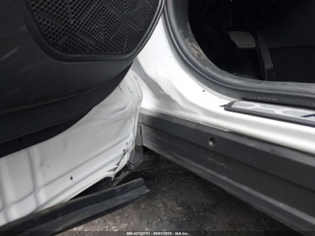 2T3C1RFV7RW333242 Toyota Rav4 Xle Premium