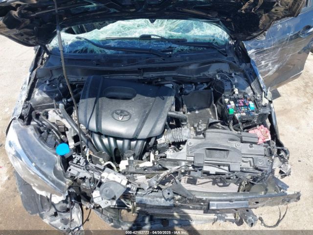 3MYDLBYV9KY509261 Toyota YARIS LE