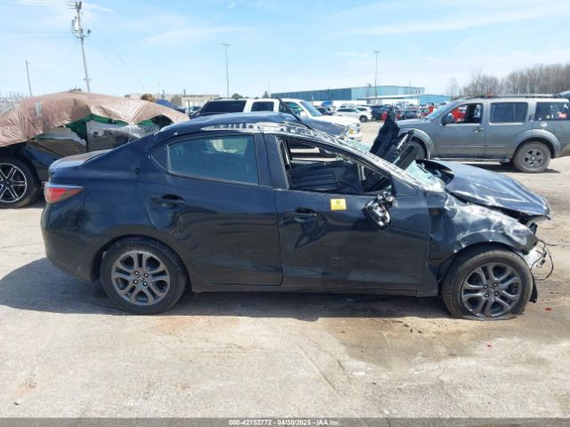 3MYDLBYV9KY509261 Toyota YARIS LE