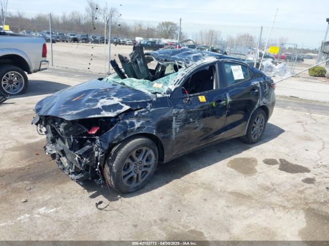 3MYDLBYV9KY509261 Toyota YARIS LE