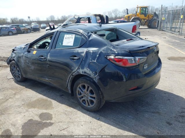 3MYDLBYV9KY509261 Toyota YARIS LE