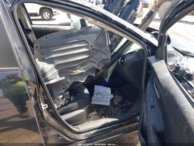 3MYDLBYV9KY509261 Toyota YARIS LE