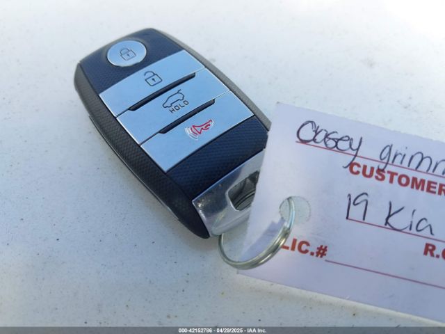 KNDCB3LC1K5239853 KIA NIRO LX