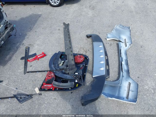 KNDCB3LC1K5239853 KIA NIRO LX