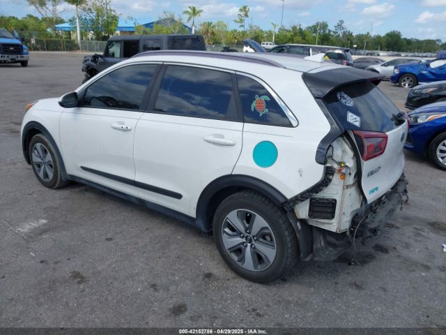 KNDCB3LC1K5239853 KIA NIRO LX