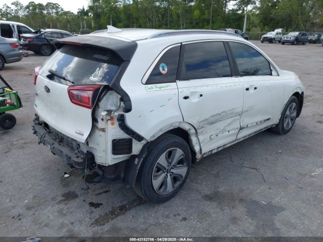 KNDCB3LC1K5239853 KIA NIRO LX