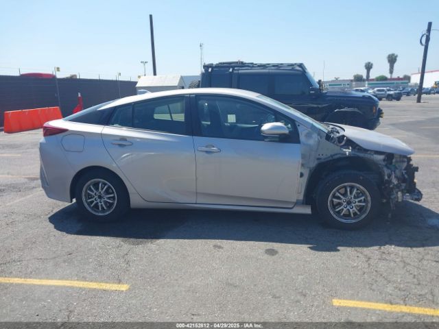 JTDKAMFP9N3206943 Toyota Prius Prime Xle