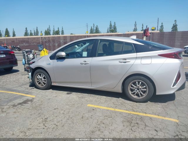 JTDKAMFP9N3206943 Toyota Prius Prime Xle