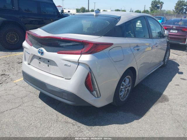 JTDKAMFP9N3206943 Toyota Prius Prime Xle