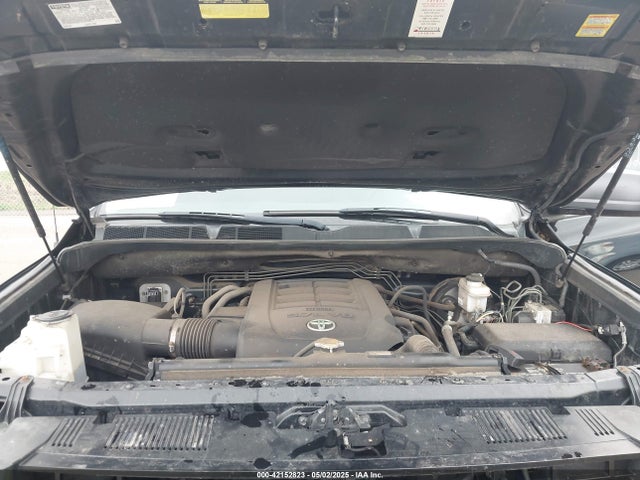 5TFUW5F10HX643206 Toyota Tundra Sr5 5.7l V8
