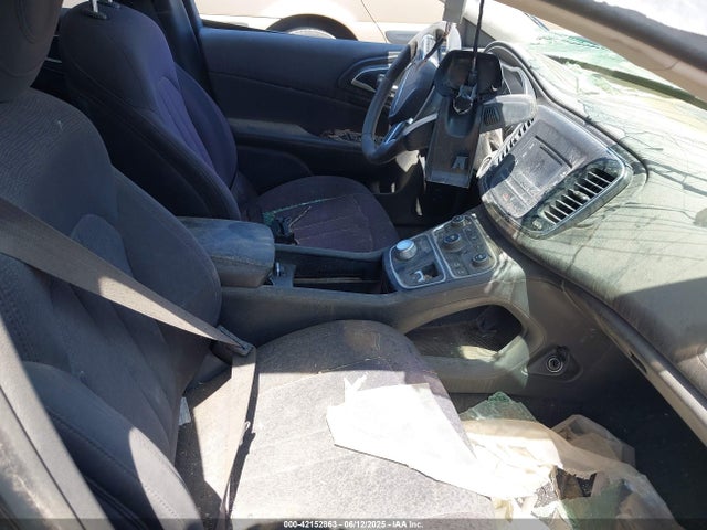 1C3CCCAB5GN160138 Chrysler 200