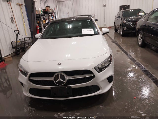 W1K3G4EB6LW044084 Mercedes-Benz A 220