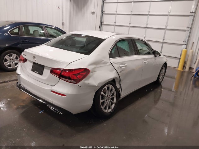 W1K3G4EB6LW044084 Mercedes-Benz A 220