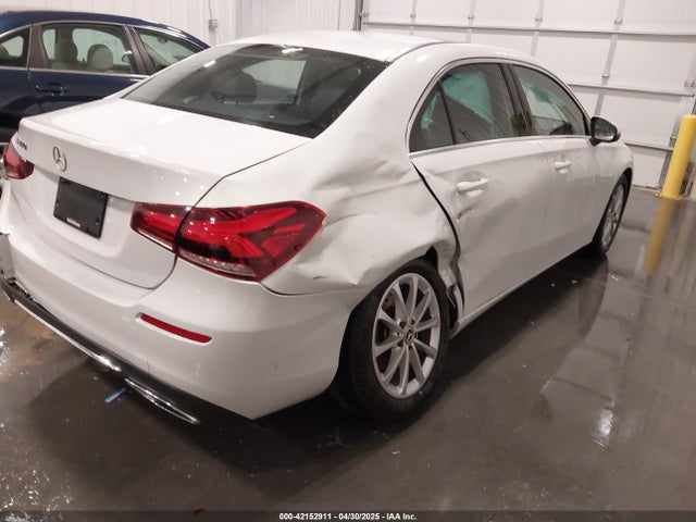 W1K3G4EB6LW044084 Mercedes-Benz A 220