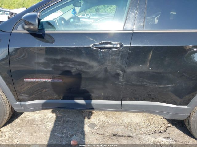 3C4NJDDB8NT226237 Jeep Compass Trailhawk 4x4