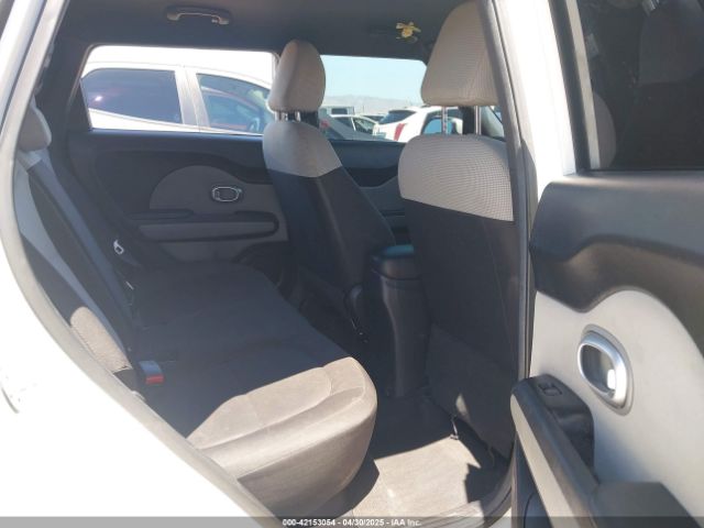 KNDJN2A21G7386124 KIA Soul