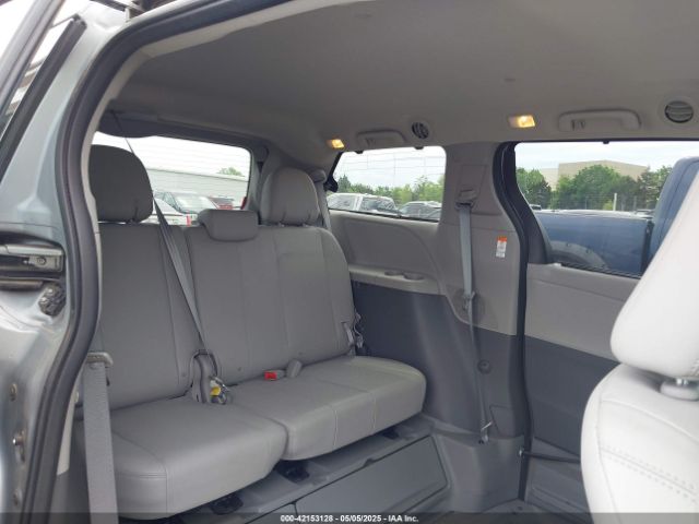 5TDYK3DCXGS697249 Toyota Sienna Xle 8 Passenger