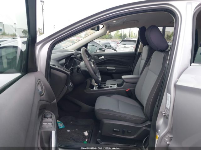 1FMCU0GD1KUB81935 Ford ESCAPE SE