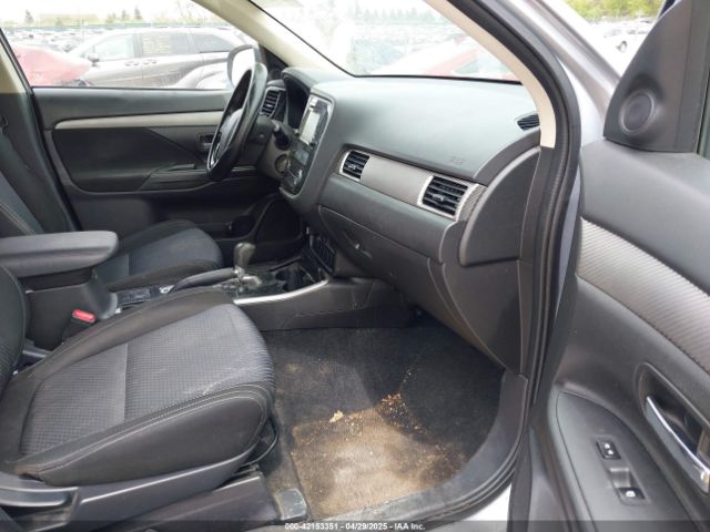2017 MITSUBISHI OUTLANDER JA4AZ2A36HZ064804 Photo 4