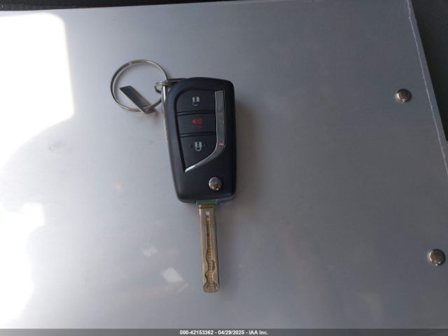 2T3H1RFV0LC081042 Toyota RAV4 LE