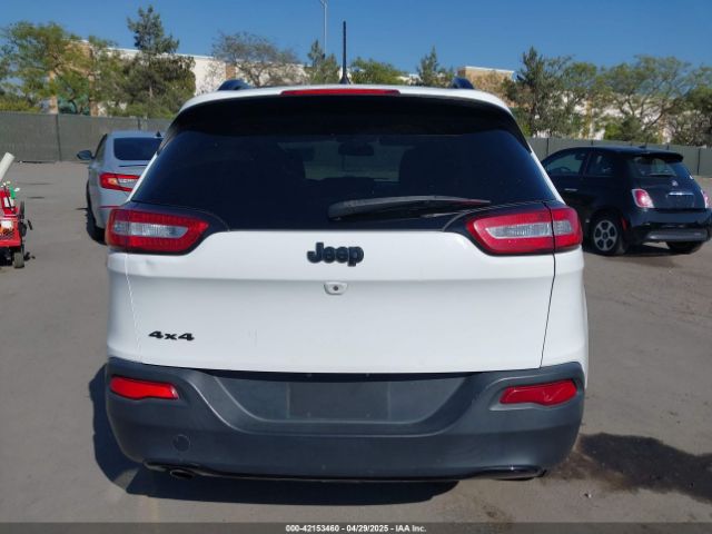 1C4PJMCB7JD602016 Jeep Cherokee Latitude 4x4