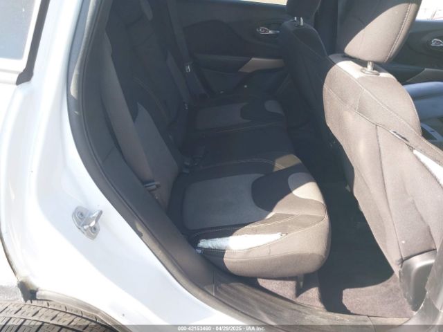 1C4PJMCB7JD602016 Jeep Cherokee Latitude 4x4