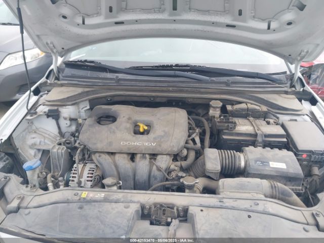 KMHD74LFXHU092061 Hyundai ELANTRA SE