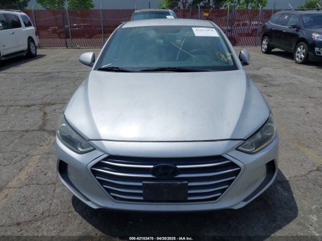 KMHD74LFXHU092061 Hyundai ELANTRA SE