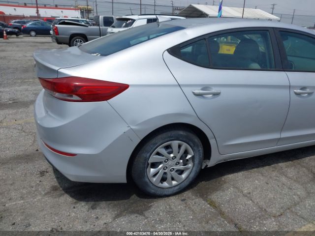 KMHD74LFXHU092061 Hyundai ELANTRA SE