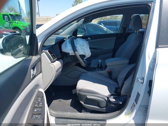 KM8J23A46KU052581 Hyundai TUCSON SE