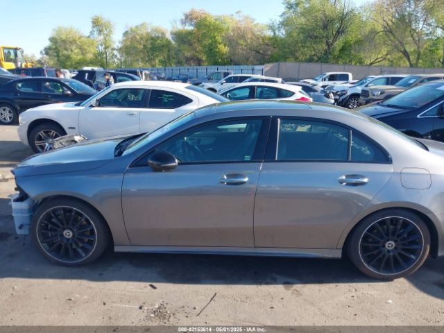 WDD3G4FB4KW001165 Mercedes-Benz A 220 4matic