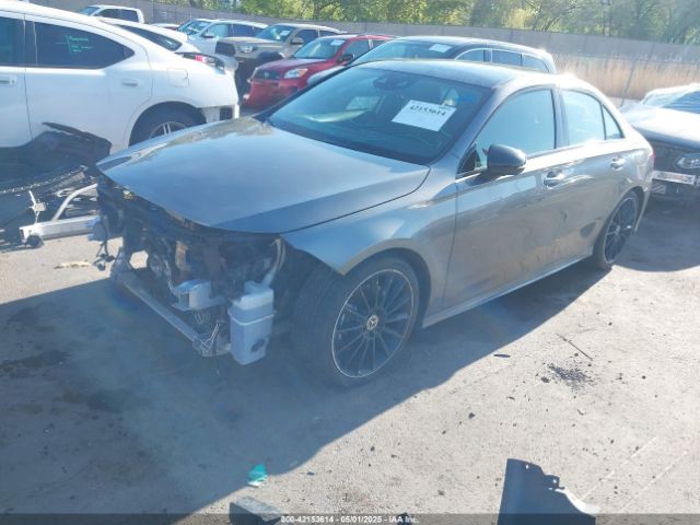 WDD3G4FB4KW001165 Mercedes-Benz A 220 4matic