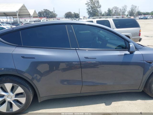 7SAYGAEE3PF871904 Tesla Model Y