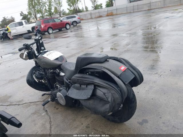 2018 HARLEY-DAVIDSON FXBB 1HD1YJJ31JC078944 Photo 2