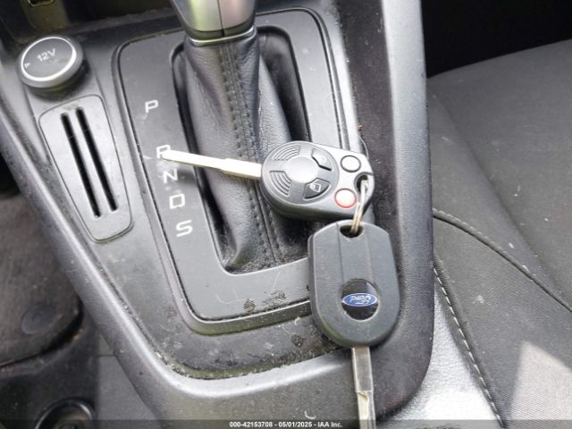 1FADP3K23FL380218 Ford FOCUS SE