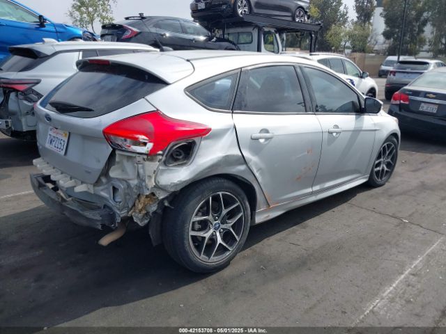 1FADP3K23FL380218 Ford FOCUS SE