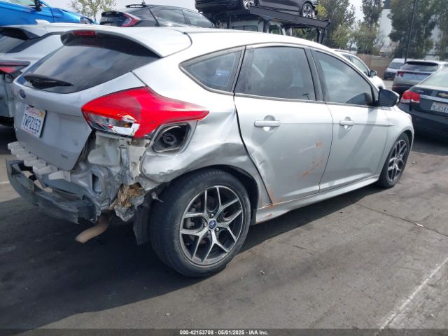 1FADP3K23FL380218 Ford FOCUS SE