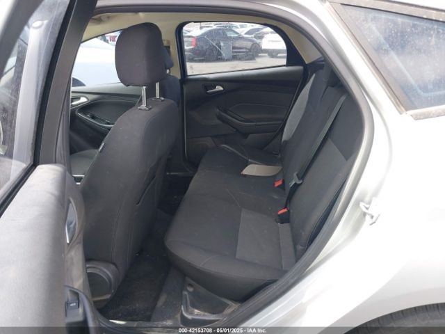 1FADP3K23FL380218 Ford FOCUS SE