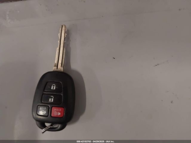5YFBURHE7GP556744 Toyota COROLLA LE