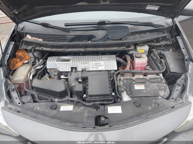 JTDZN3EU5GJ052489 Toyota Prius V Two