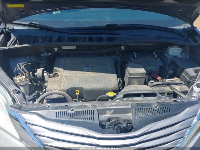 5TDYK3DCXGS722960 Toyota Sienna Xle 8 Passenger