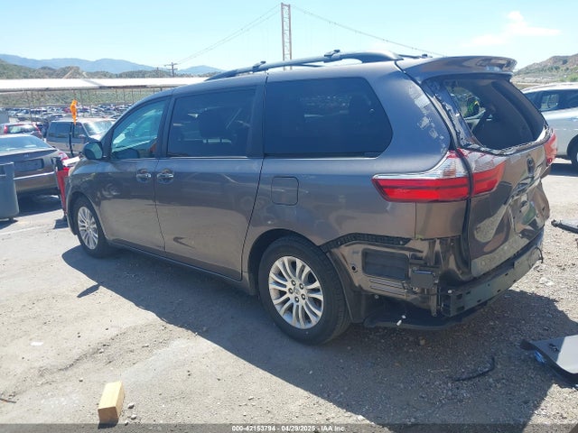 5TDYK3DCXGS722960 Toyota Sienna Xle 8 Passenger
