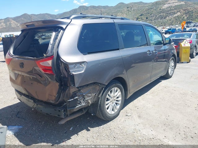 5TDYK3DCXGS722960 Toyota Sienna Xle 8 Passenger