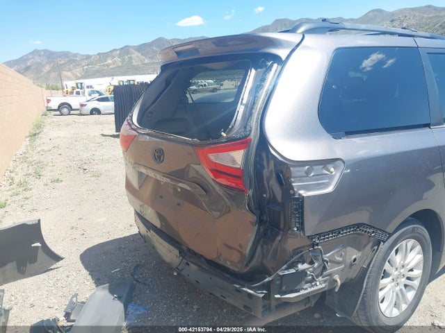 5TDYK3DCXGS722960 Toyota Sienna Xle 8 Passenger