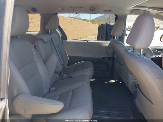 5TDYK3DCXGS722960 Toyota Sienna Xle 8 Passenger