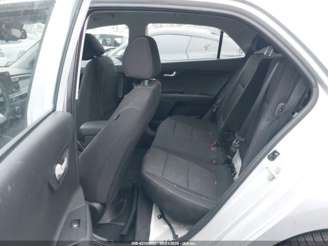 3KPA25AD1ME420750 KIA Rio 5-door S